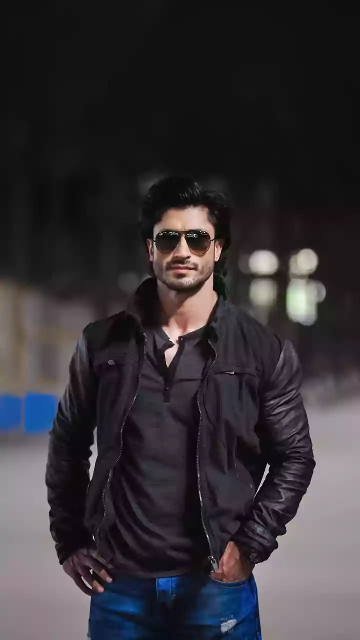 'A Testament To The Warrior Spirit': Vidyut Jammwal Pours Wax From Burning Candles On His Face - Watch Viral Video