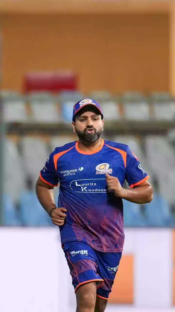 Rohit Sharma covers face in shame after Mumbai Indians concede against Sunrisers Hyderabad
