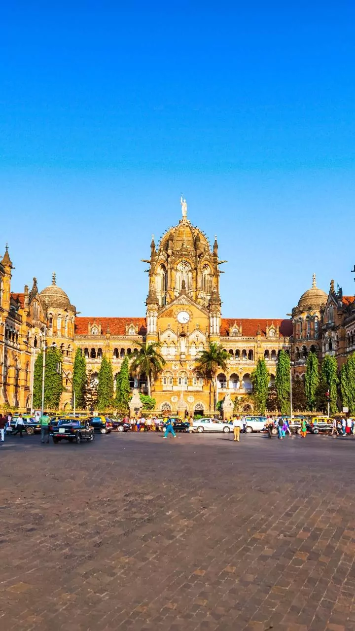 Mumbai New Year 2026: Theme-Based NYE Parties Take Over City As Ticket Prices Cross ₹1 Lakh