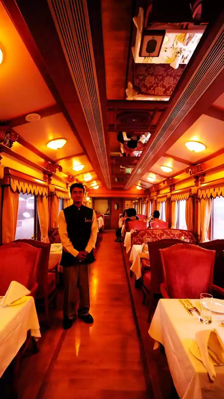 Convenient Train Dining: Food Delivery Expands to 152 Stations Nationwide