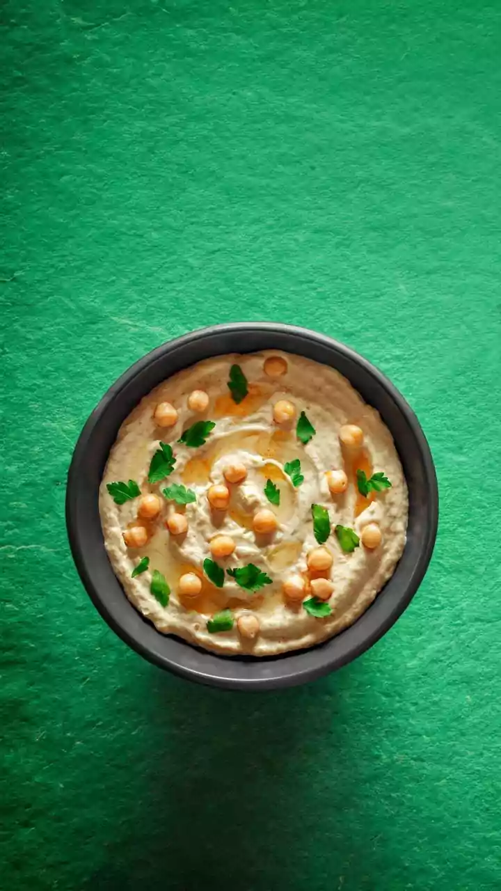 Why Tahini Chickpeas And Extra Lemon Juice Make Hummus Taste Restaurant-Quality At Home