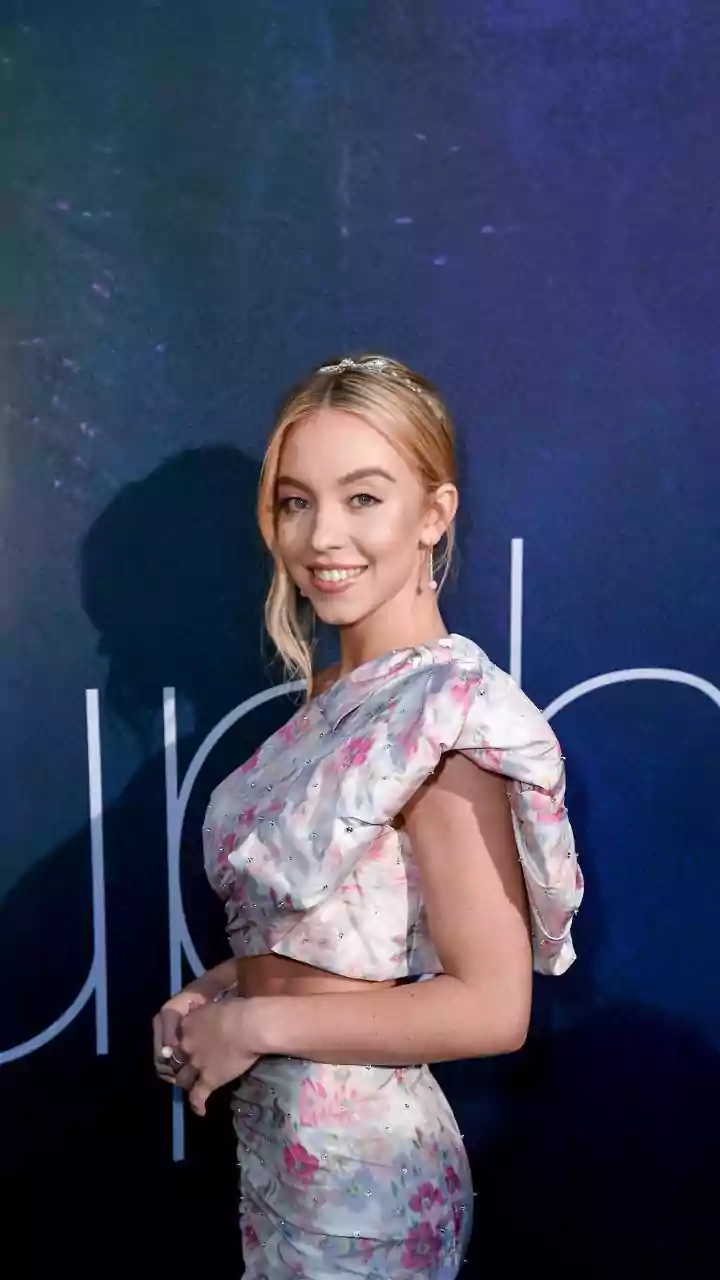 Hollywood Glamour: Sydney Sweeney's Stunning Style