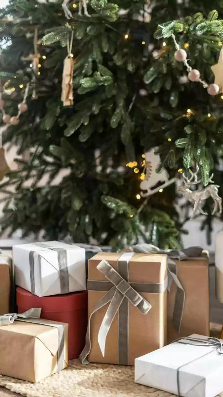 How To Create Unique Festive Gift Packaging Using Paper, Fabric And Ribbons