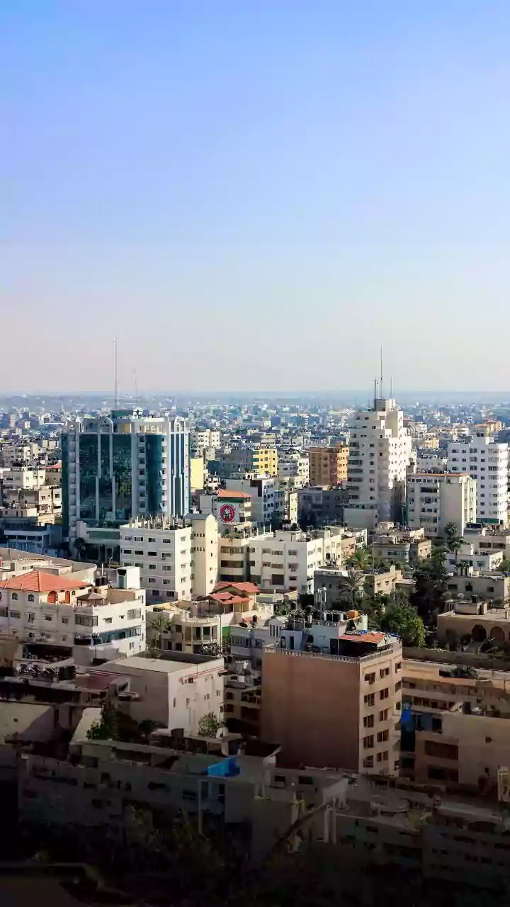 Bengaluru's Heatwave Hack: Woman's Hotel Room AC Escape Sparks Online Debate