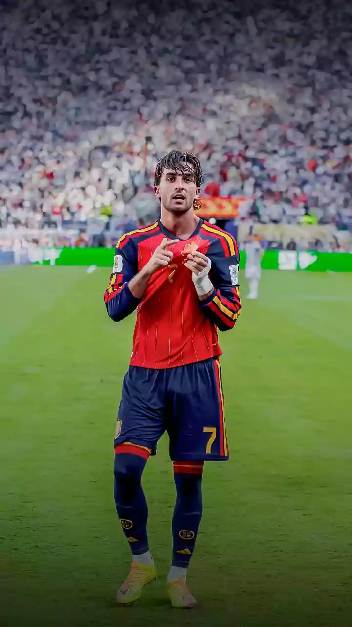 Herói da Espanha na Copa, Ferran Torres vive indefinição no Barcelona