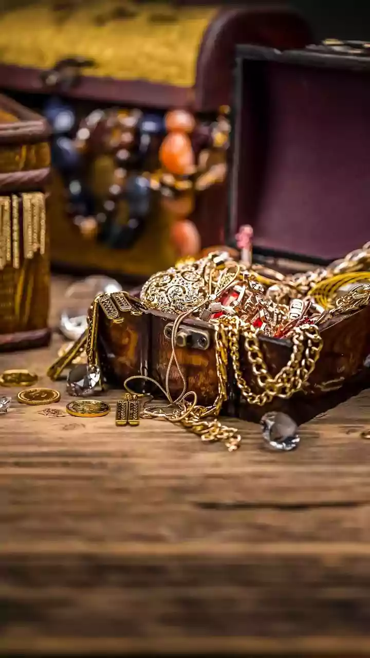 Unveiling Gold's Cheapest Havens: Beyond Dubai & India