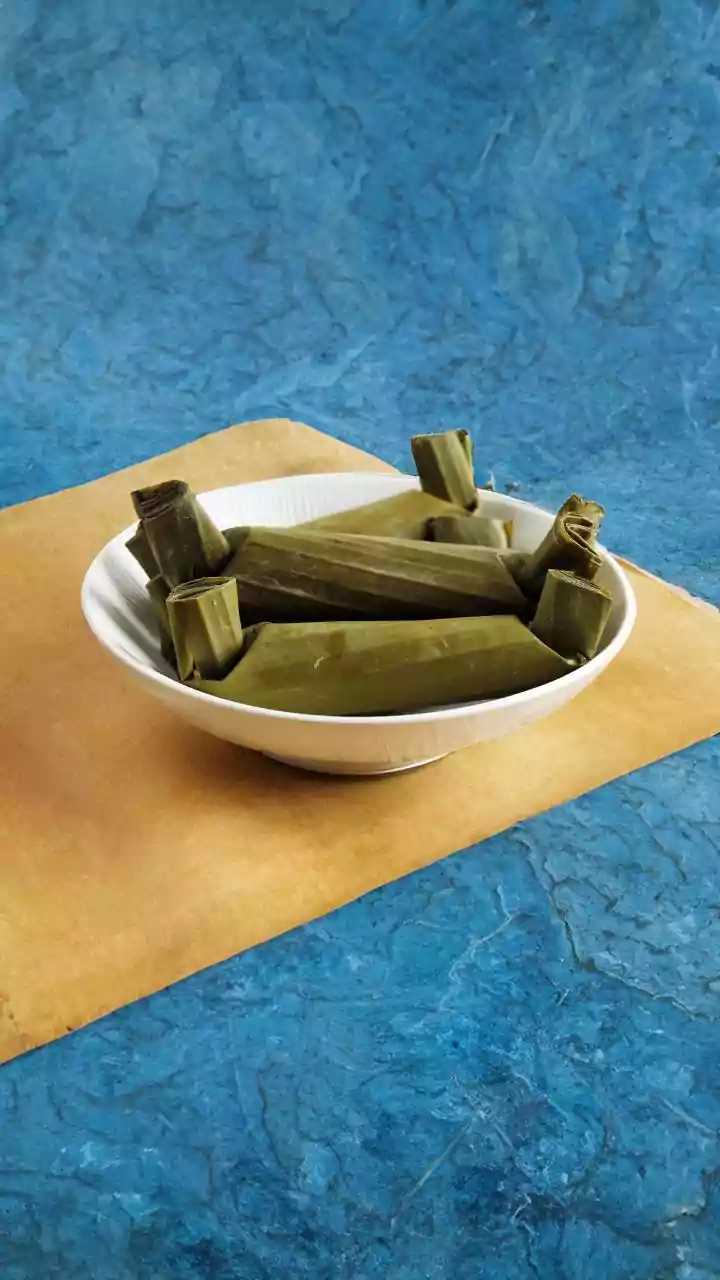 Sustainable Festive Feasts: Young Hosts Combine Banana Leaves With Fresh Organic Regional Food