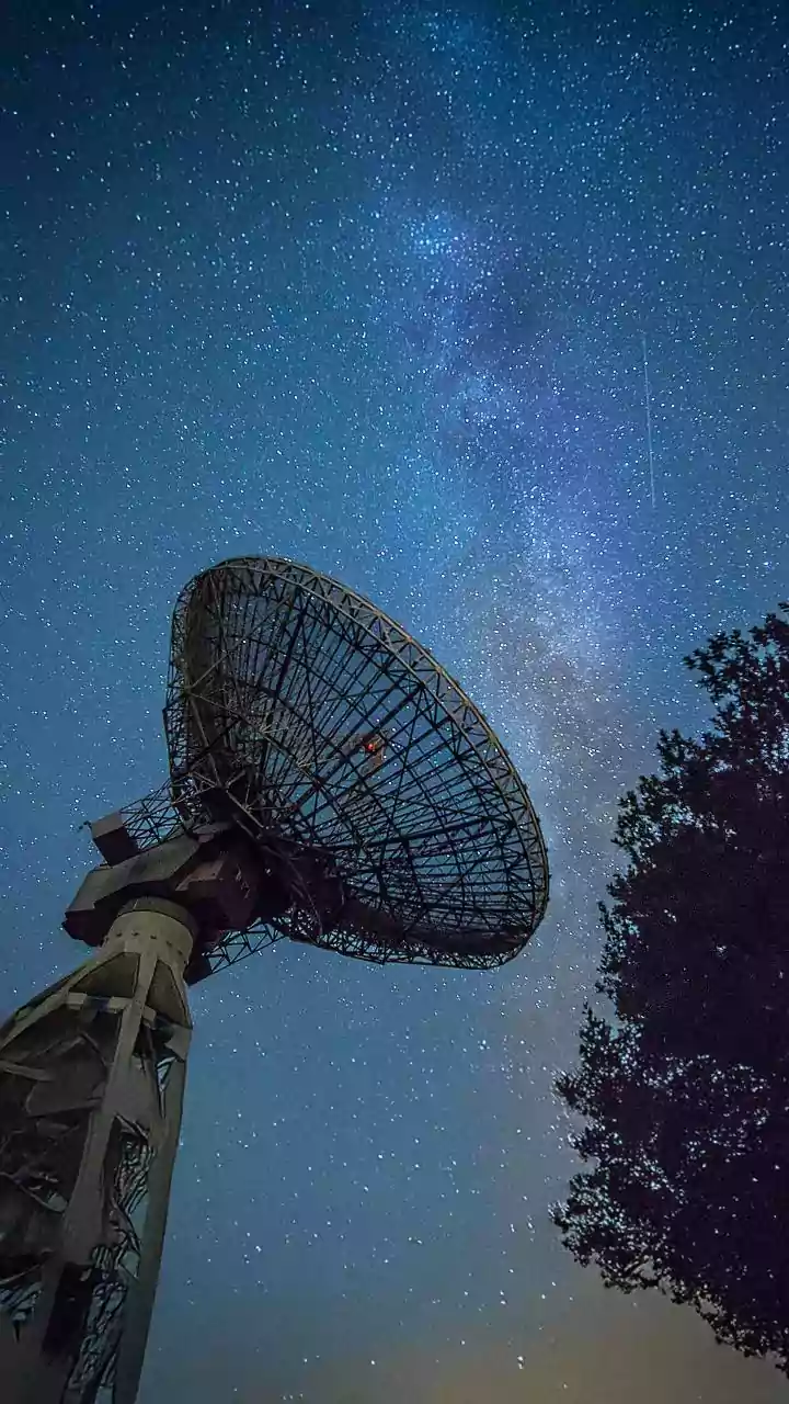 Radio Light Can Expose Galactic Features Hidden In Other Images