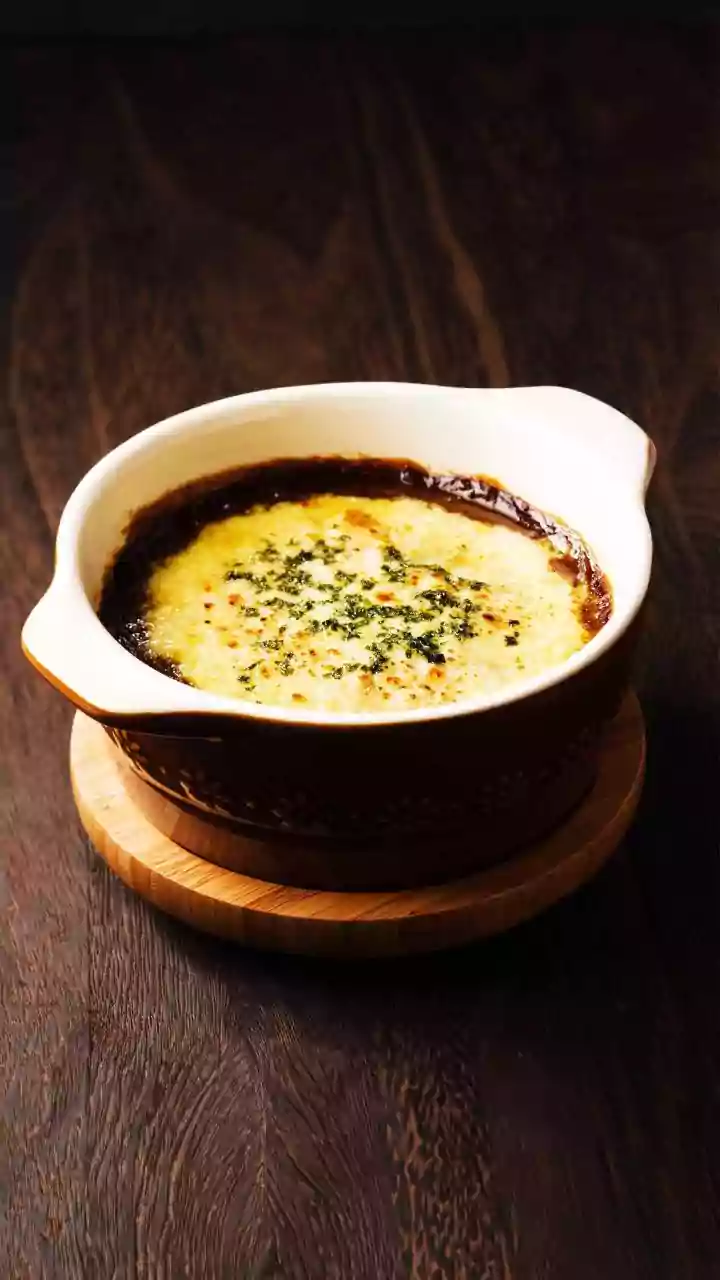 Impress Friends With Easy Baked Ricotta Cheese Garlic Dip Bowl