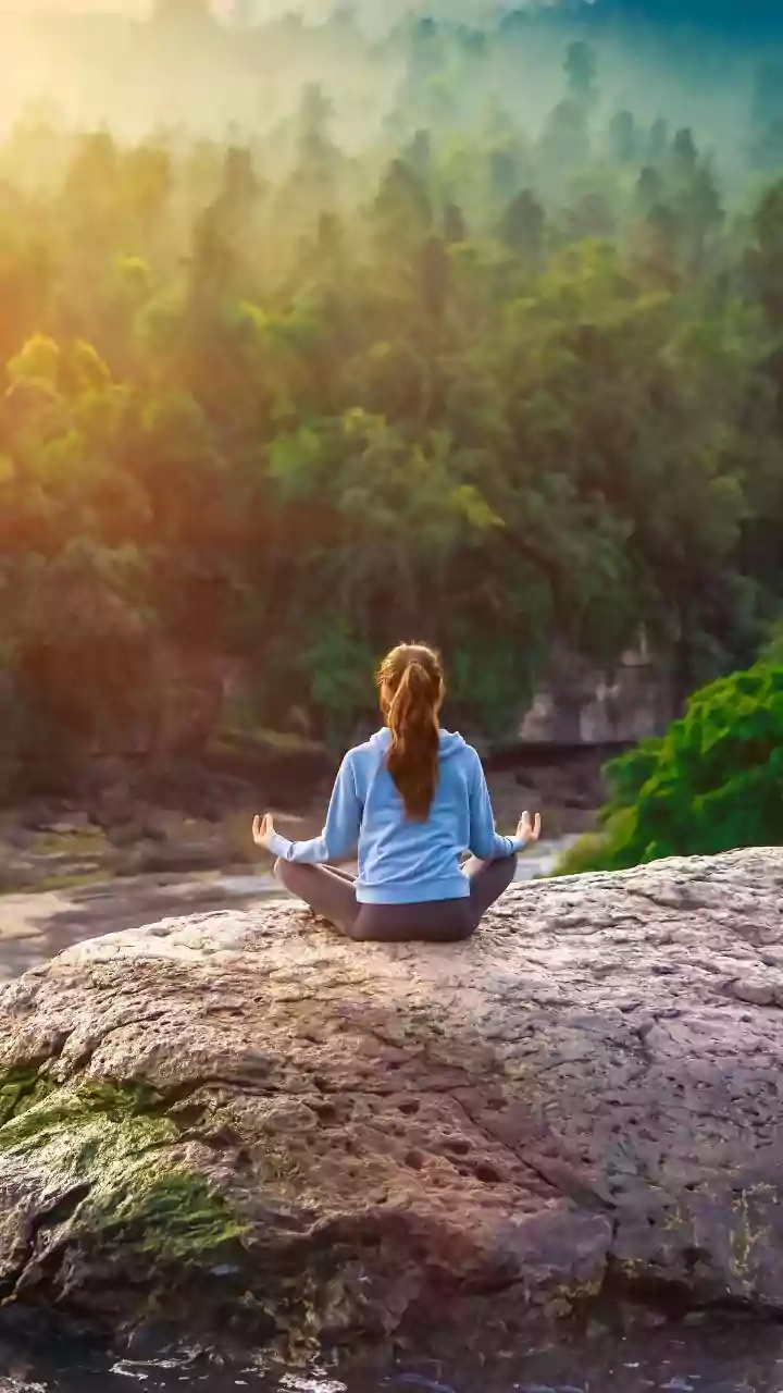 National Youth Day 2026: 30,000 From 600 Cities Meditate With Sri Sri Ravi Shankar