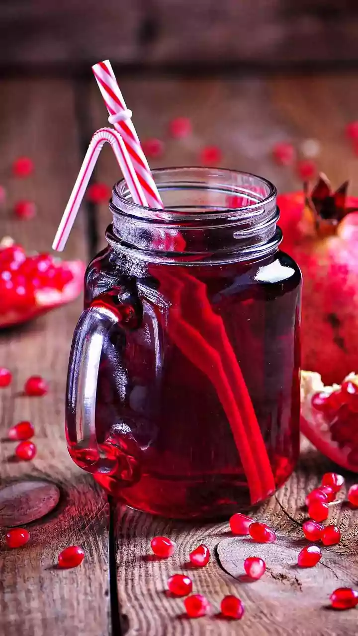 5 Ways Pomegranate Amla Juice Boosts Health This Season