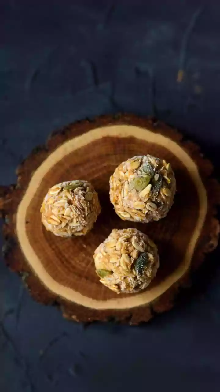 London Doctor's Delight: Effortless No-Bake Pistachio & Cacao Energy Balls Recipe