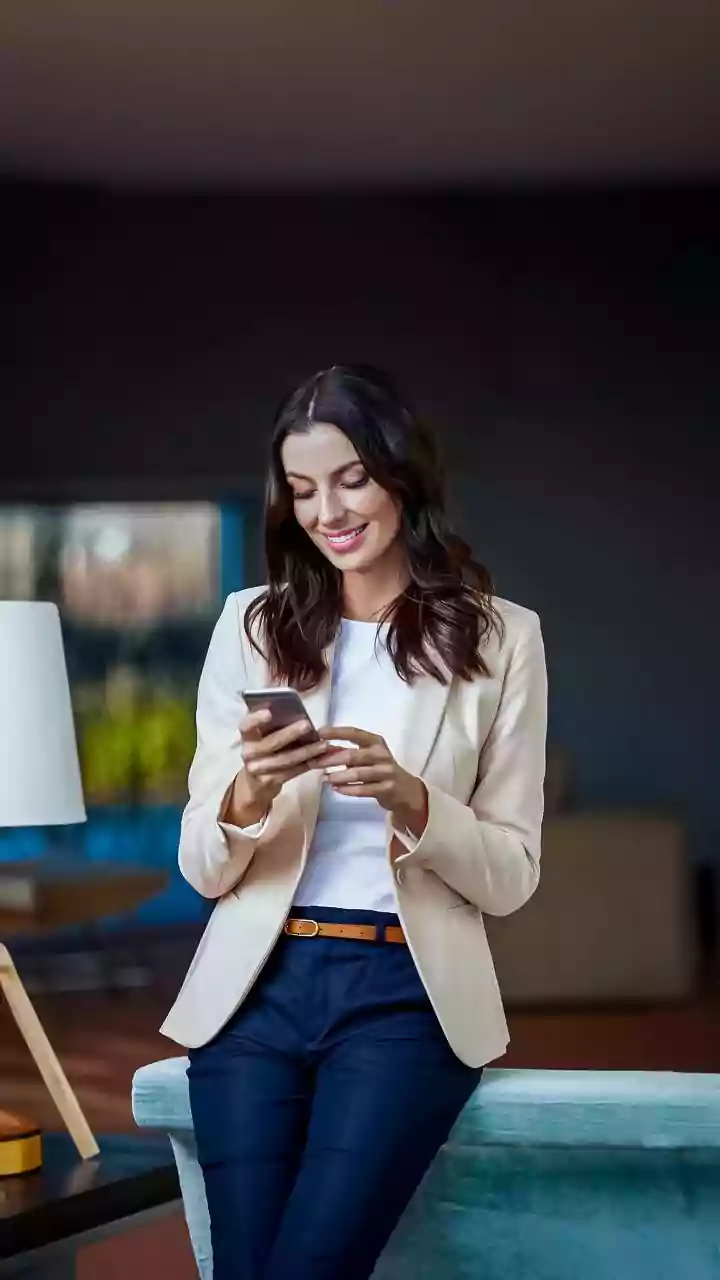 Using AI-Powered Financial Assistants To Reach Long-Term Savings Targets And Wealth Milestones