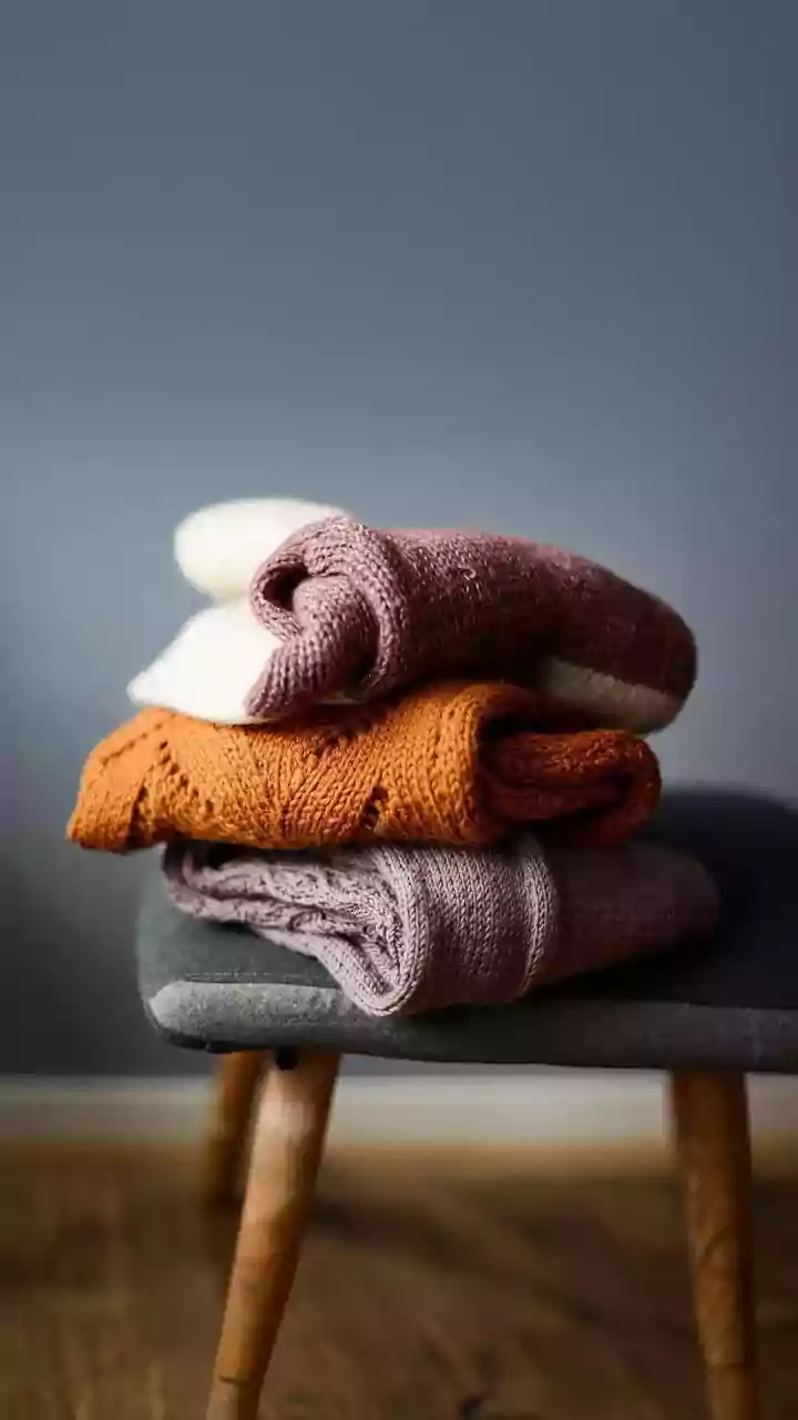 Balloon-sleeve pullovers: Your go-to comfort wear