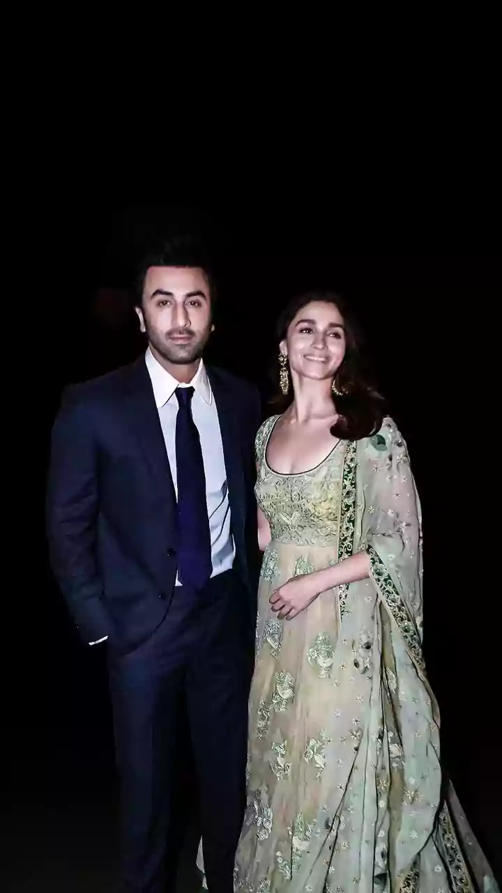 Alia Bhatt, Ranbir Kapoor Meet Sanjay Leela Bhansali Amid Love And War Delay | Watch