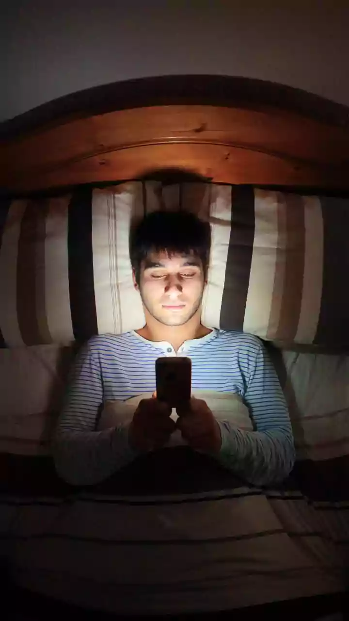 How to stop bedtime scrolling for better sleep