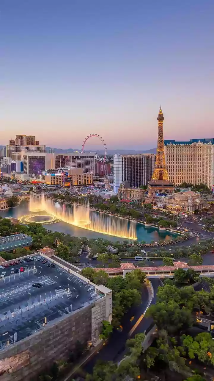 Vegas Vacation: Unveiling the Ultimate Timing for Your Sin City Adventure!