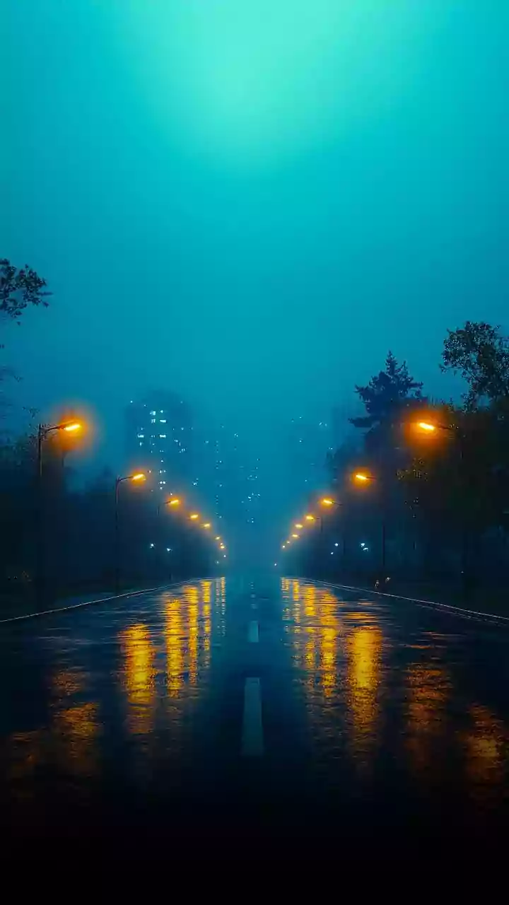 Thick Smog Blankets Delhi As AQI Remains ‘Very Poor’ At 381; Air India, IndiGo Issue Advisory