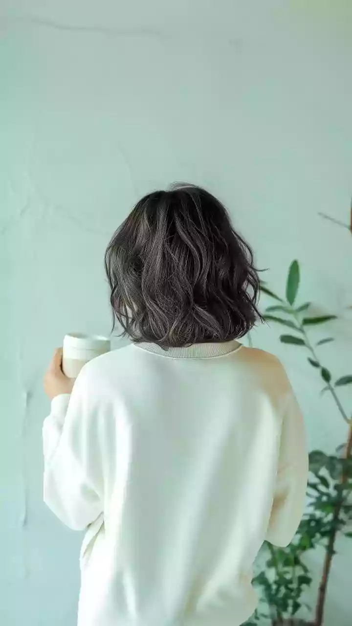 5 Quick & Chic Hairstyles for Mid-Length Hair