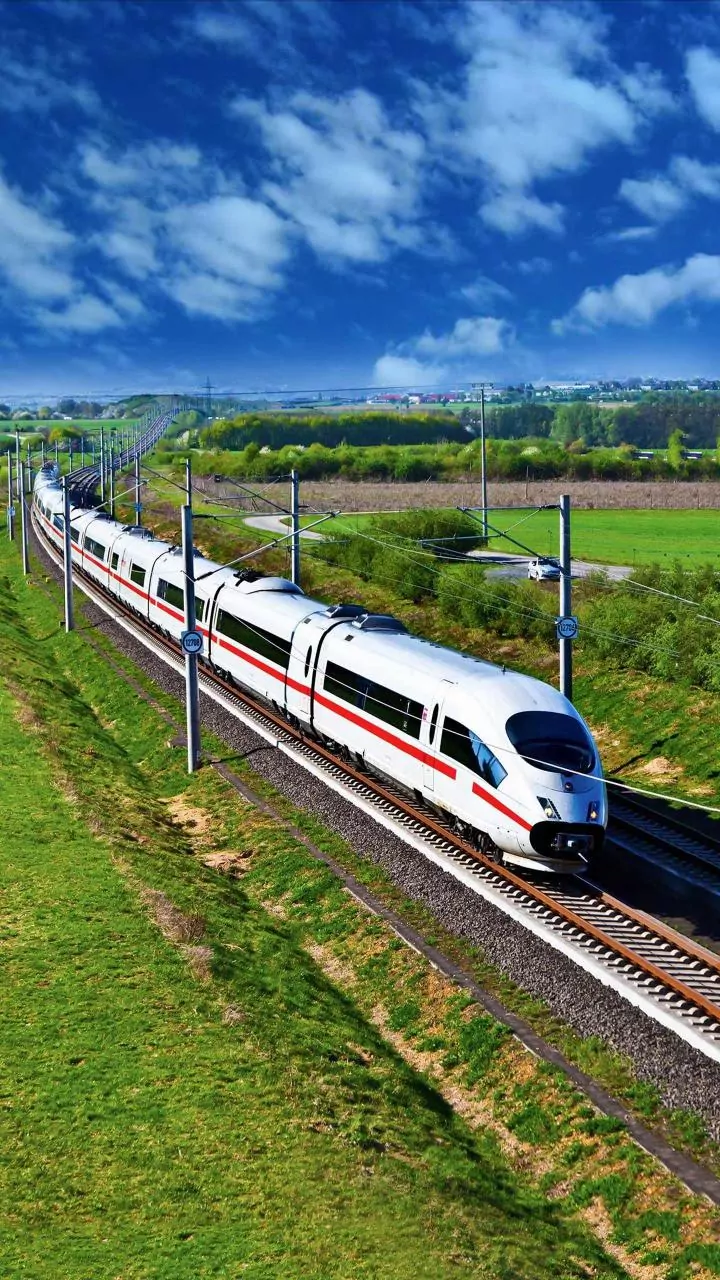 New Rail Service Adds Another Option for Delhi-Gorakhpur Travellers