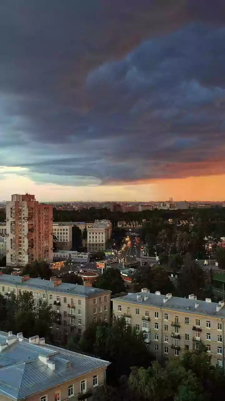 Kyiv Rocked By Massive Missile And Drone Attack As Russia Launches Hypersonic Kinzhal Strikes Ahead Of Trump–Zelenskyy Meeting