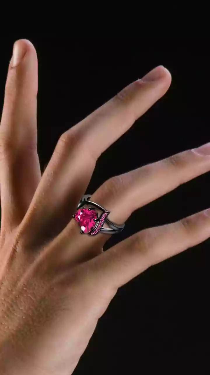 Natasha Poonawalla’s Rs 126-Crore Pink Diamond Ring Has A French Royal Past