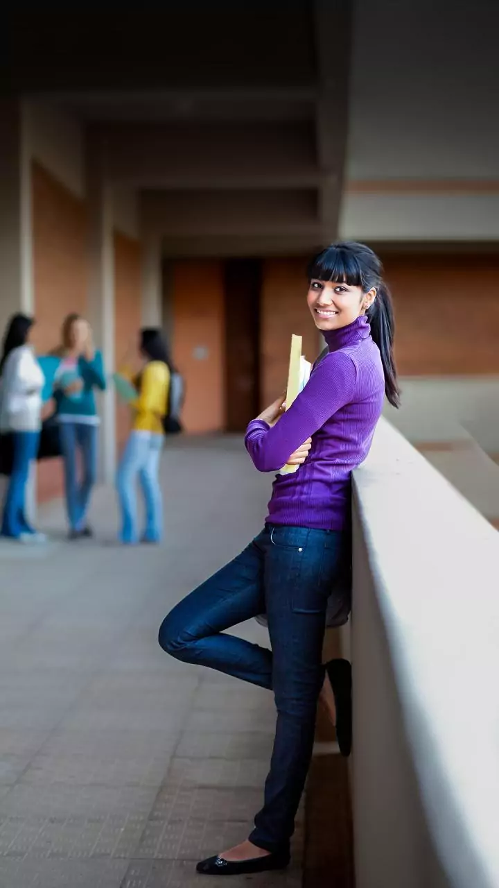 Best Government Colleges in India for Class 12 Commerce Students in 2026: Fees, Placements, and Cut-offs