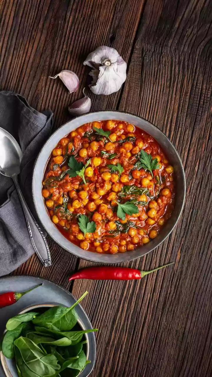 Creamy spinach and chickpea curry inspired by Akshaye Khanna’s love for vegetables