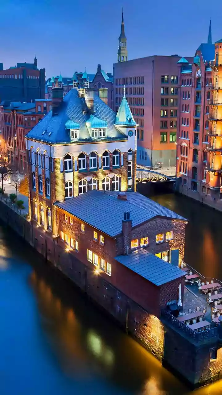 Miniatur Wunderland Uses Thousands of Lights to Animate Tiny Cities