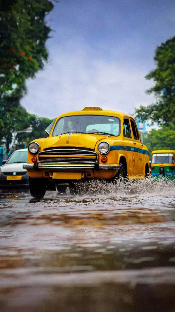 IMD’s latest update signals light rain and clouds in northwest India due to western disturbance