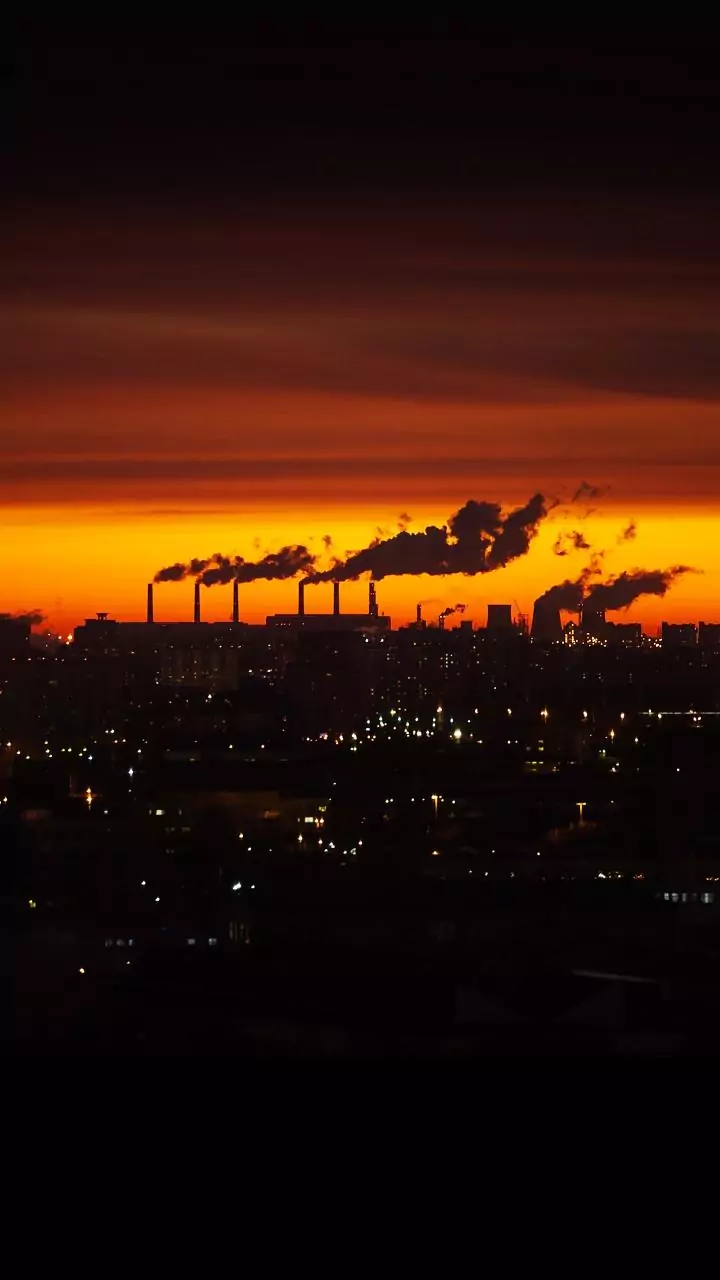 Delhi's air quality 'very poor', slow wind speed reduces dispersion of pollutants