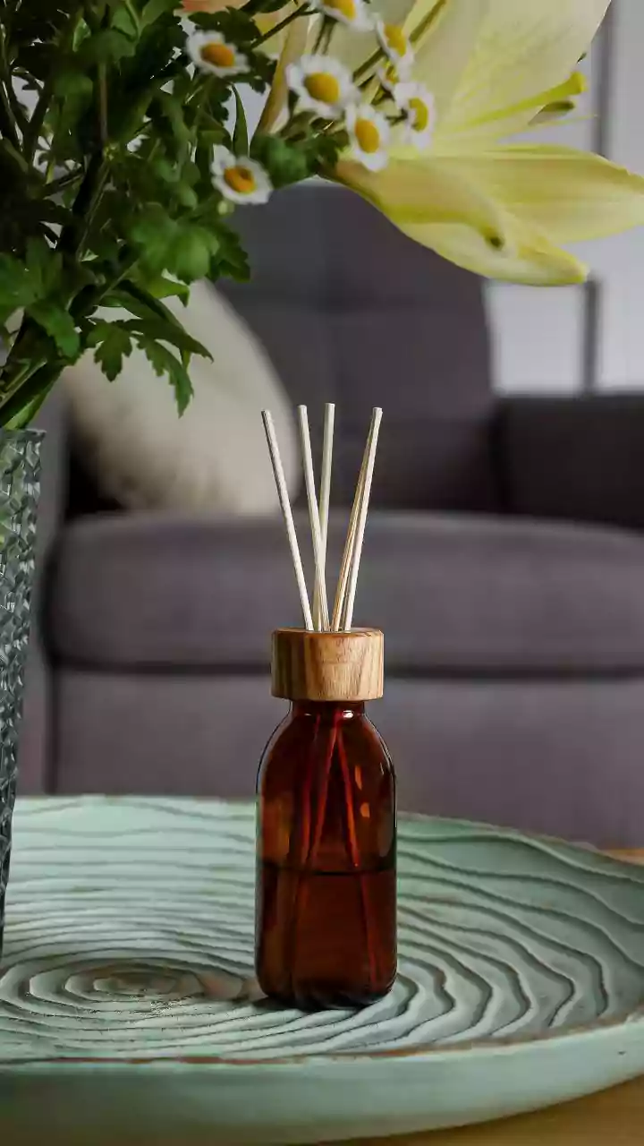 Eco Friendly Home Decor Trends Bring Brass Lamps And Fresh Flowers Living Room