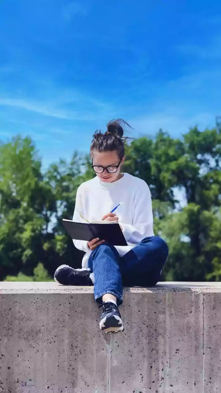 Journals Make Commutes Feel Less Digitally Chaotic