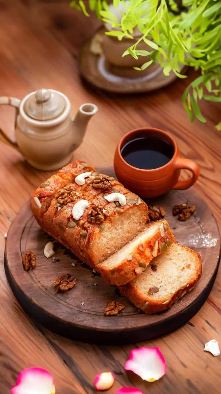 Classic Rainy-Day Meals Are Returning To Delhi's Modern Café Culture