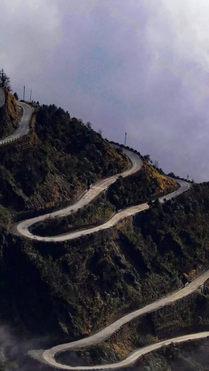 28 Nepalese nationals among 29 injured as tempo traveller overturns in Shimla