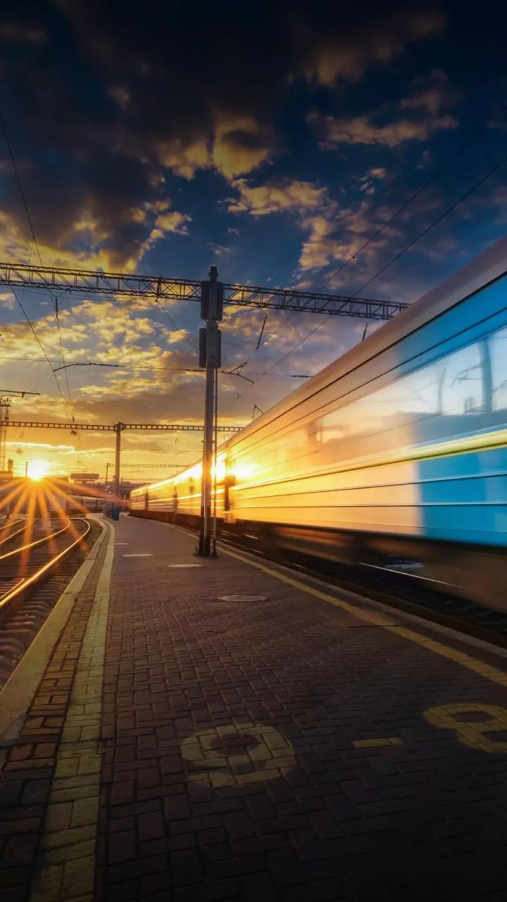 The New August Special Train Schedule Gives Boarding Stations More Weight in the Decision