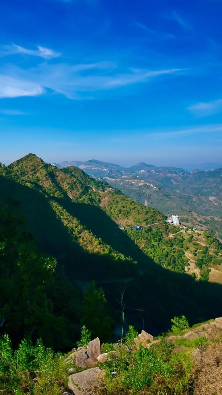 Why Low Cost Nature Escapes Near Tier 2 Hubs Beat Pricey Metropolitan Resorts