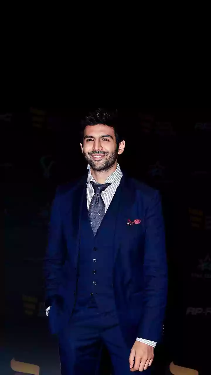 Bollywood Buzz: New Films, Box Office Reports & Star Updates!