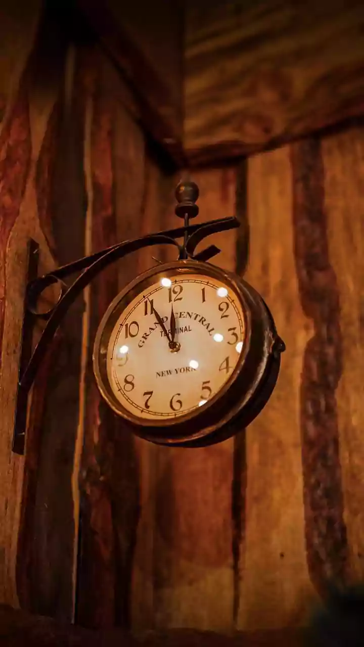 How to shop for quality wall clocks