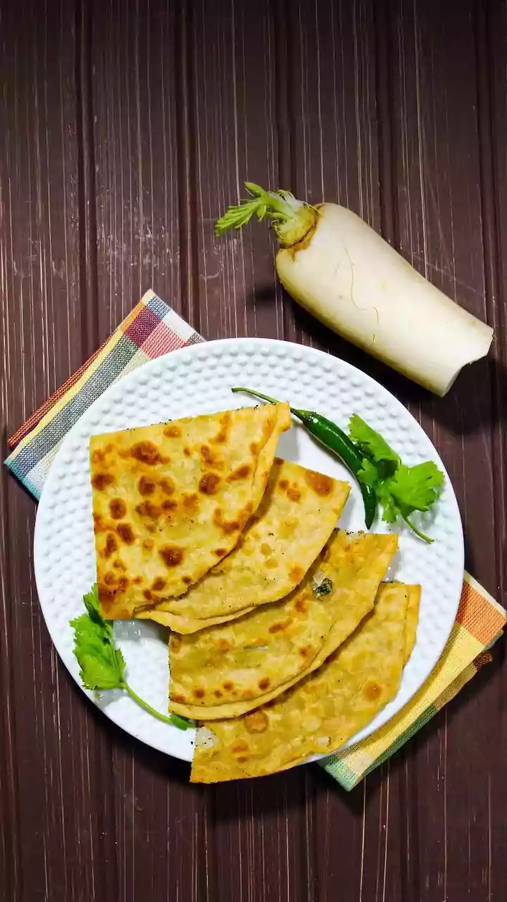 How khapli wheat parathas offer low-glycemic energy compared to refined flour and processed morning cereals