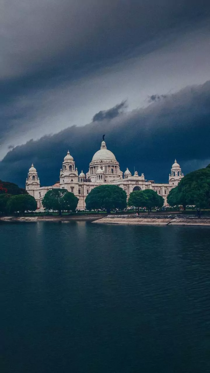 PM attacks TMC over 'lawlessness, infiltration' in Bengal