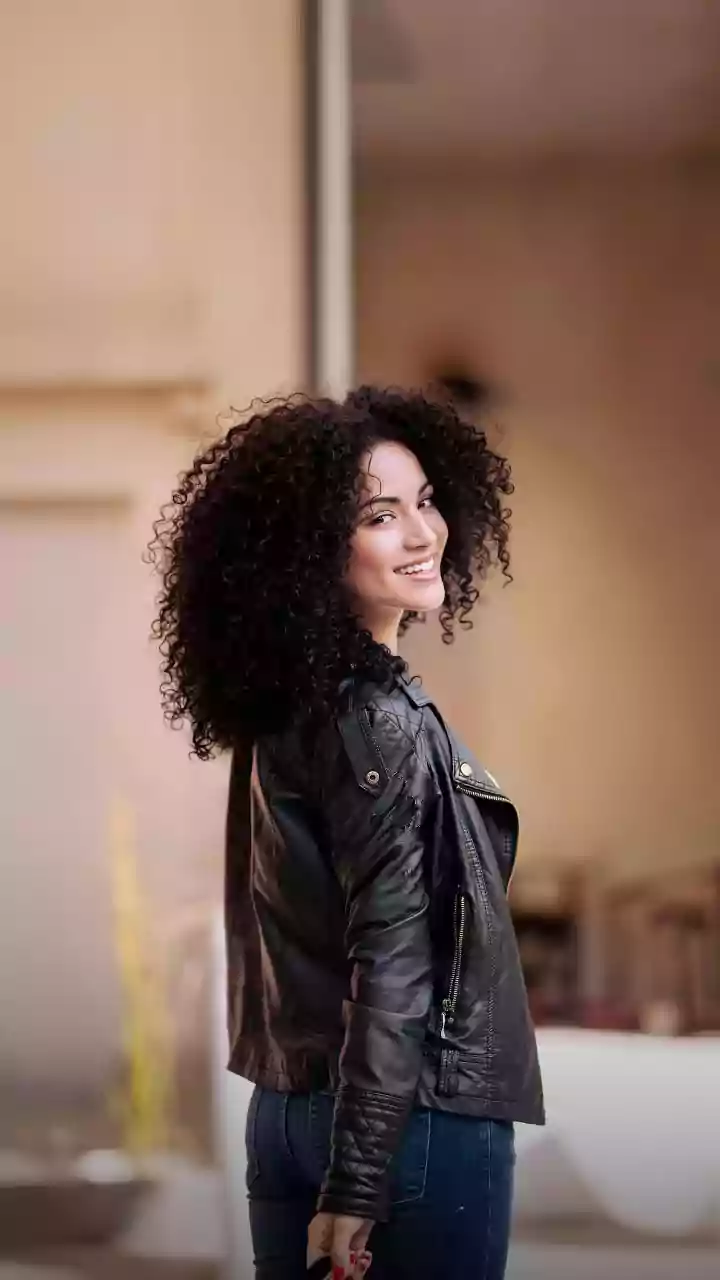 Hairstyles 101: How to master a curly bob