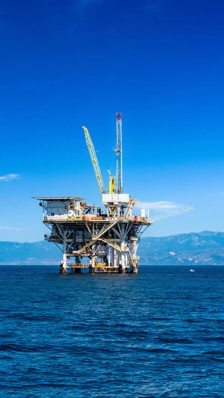 Close Offshore Monitoring Helps Japan Respond Quickly After Strong Earthquakes