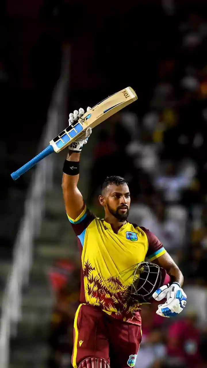 Fixing in ILT20? Pooran refuses an easy stumping, Holden retires out - WATCH