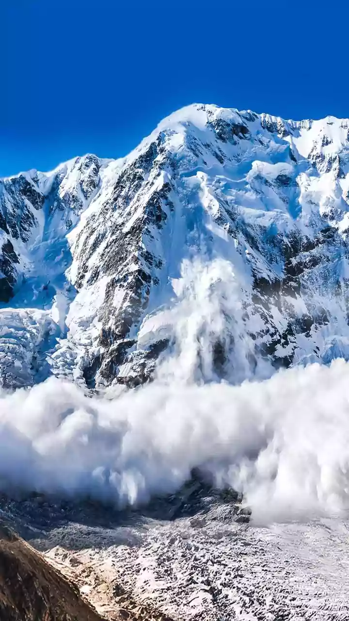 6 still missing after Russia avalanche killed 11 climbers