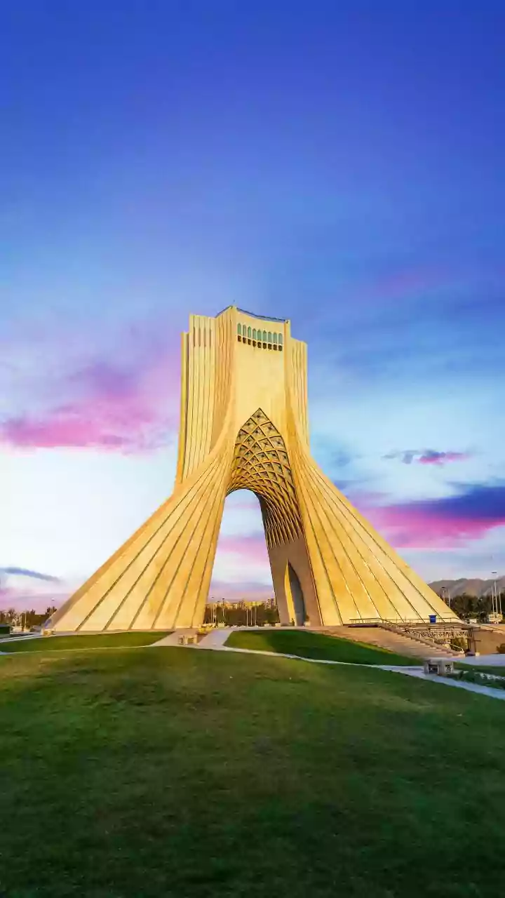 Iran's Growing Unrest: 2,000 Reported Dead as Protests Challenge Ayatollah Khamenei's Regime | Explained