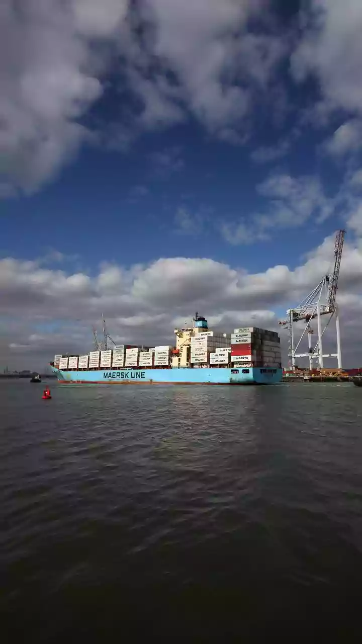 US trade deficit just hit its lowest point since 2009