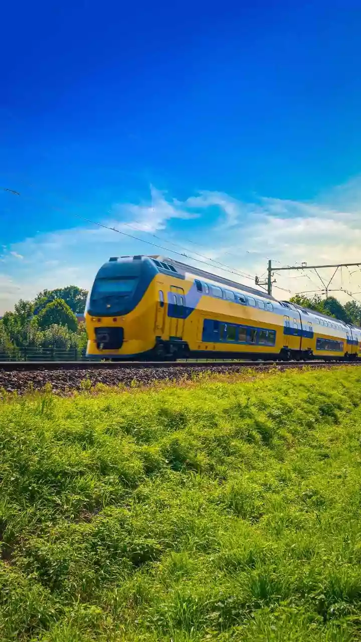 How Indian Railways Green Transition Accelerates With Hydrogen Fuel Cell Trains On Heritage Corridors