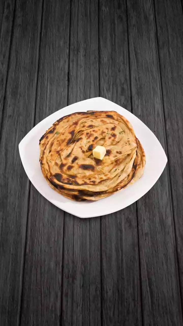 Stacking and Covering Cooked Rotis Can Help Retain Moisture