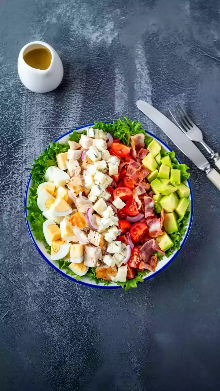 Receita de Friends: veja como fazer a salada que as atrizes do elenco comiam todo dia